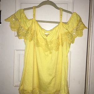 Yellow spring top
